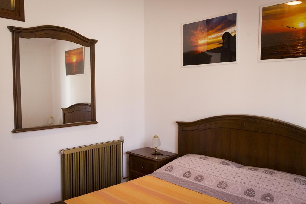 Apartment Sole E Mare Galizana Exterior photo